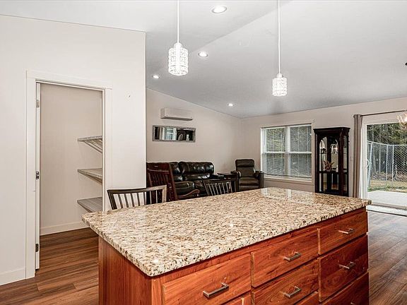 5th image of 1406 20th St #1406