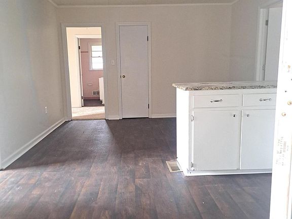 2nd image of 2344 Holiday Dr