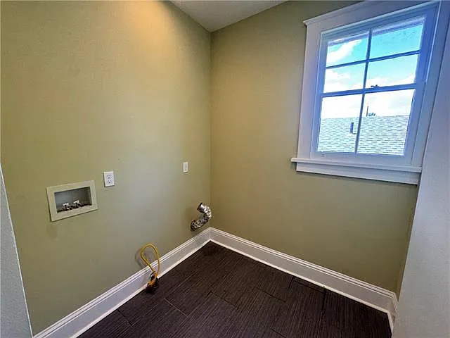 2425 Jonquil St — Photo 7