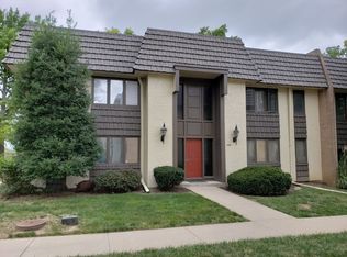 466 W 104th St UNIT B, Kansas City, MO 64114