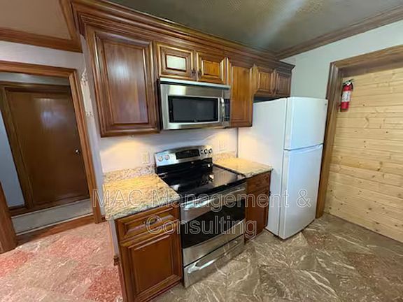 4th image of 335 N Peachtree Ave #1