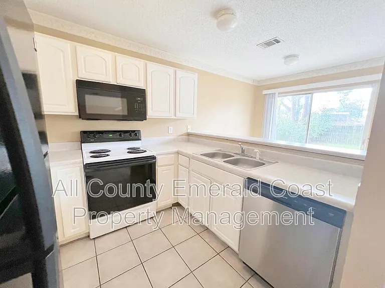 34 Harbeson Ave NE #A — Photo 7