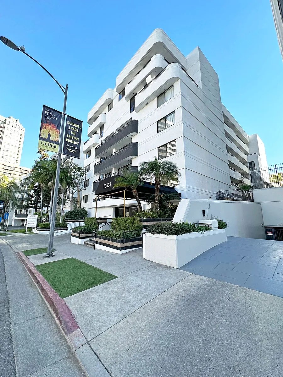 Building Photo - Argon Wilshire