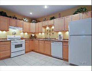 3rd image of 4107 N Austin Ave #1
