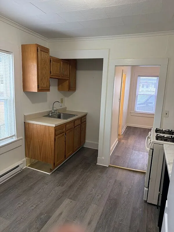 1 bed, 1.0 bath, 500 sqft, $1,100 — Photo 2