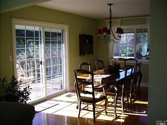 5th image of 851 Vichy Hills Dr