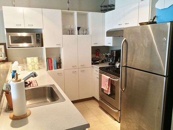 5th image of 2440 Western Ave APT 404
