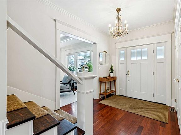 3rd image of 3218 W 6th St SW