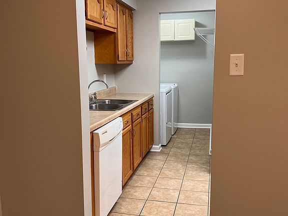 4th image of 1649 Summer Run Dr Unit 22