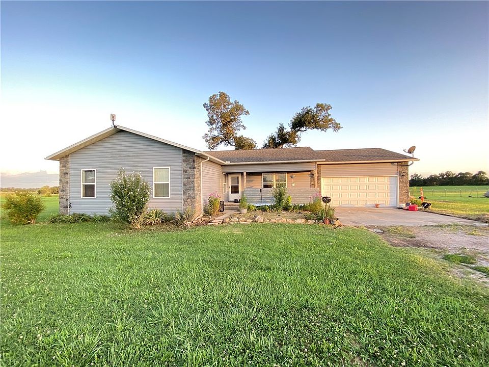 1st image of 261 Old Carpenter Ln