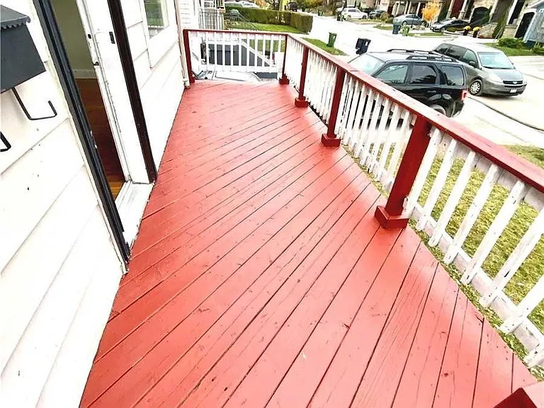 52 Claremore Ave — Photo 3