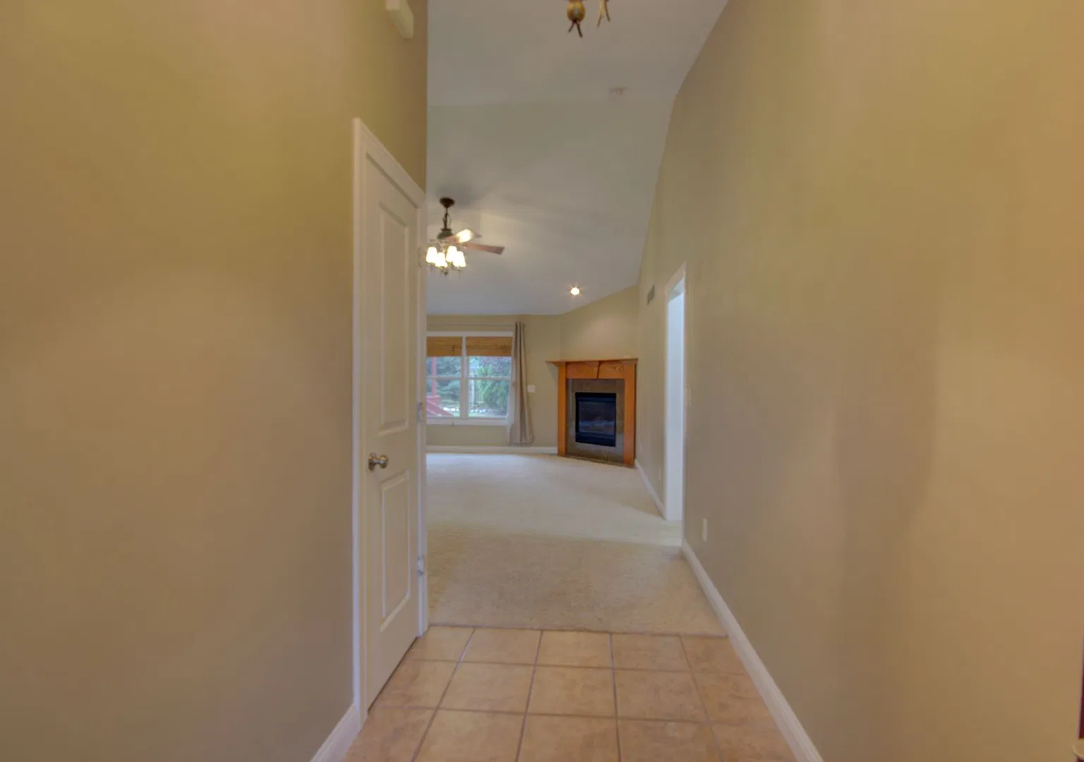 Almost New! 4 Bedroom Home — Photo 2