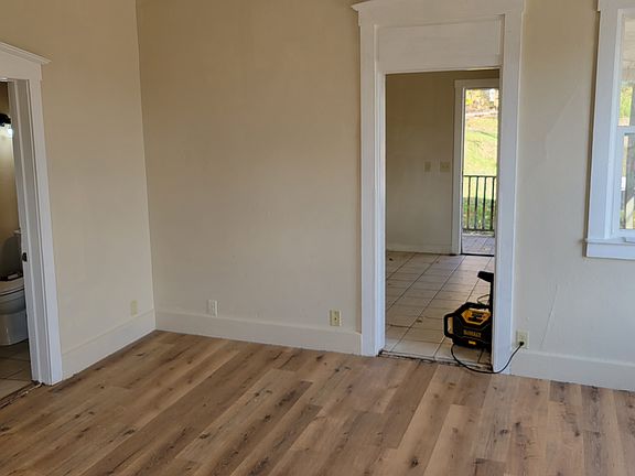 3rd image of 613 Mulberry Ave #A