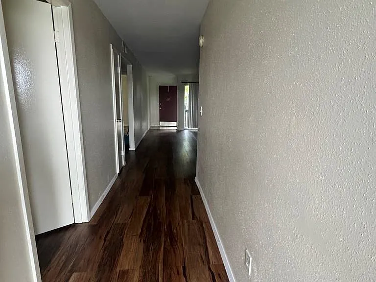 1505 N 25th St #305 — Photo 8