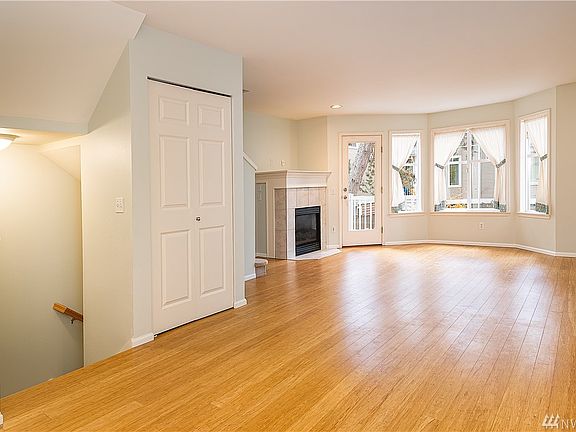 4th image of 12539 27th Ave NE