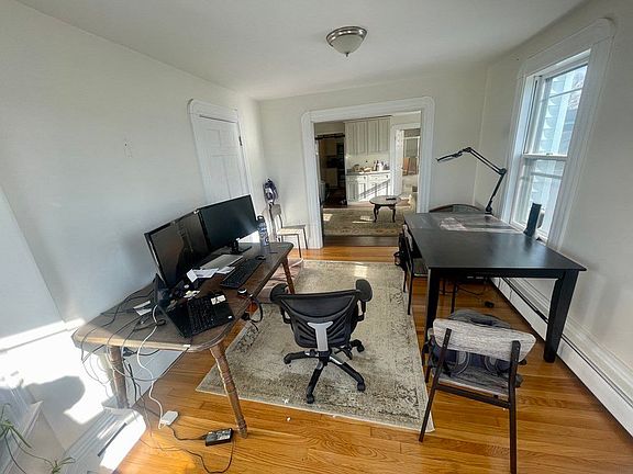 4th image of 237 Jefferson Ave #3