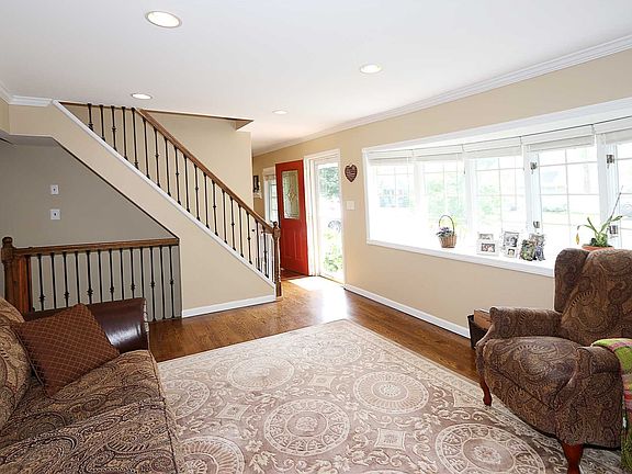 5th image of 13 Ashland Pl