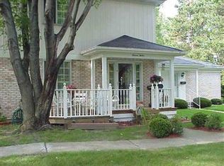1112 W Leisure Dr, Flint, MI 48507