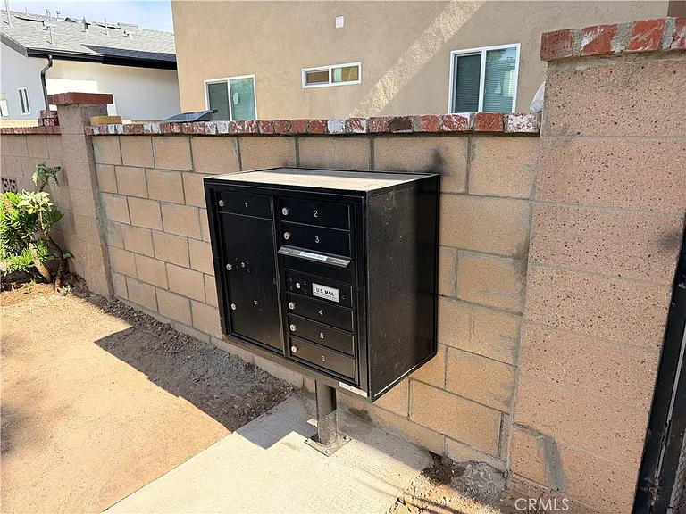 988 Valencia St #6 — Photo 44