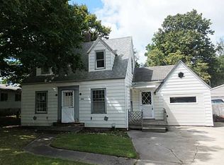 3210 Viking Rd, Lansing, MI 48911