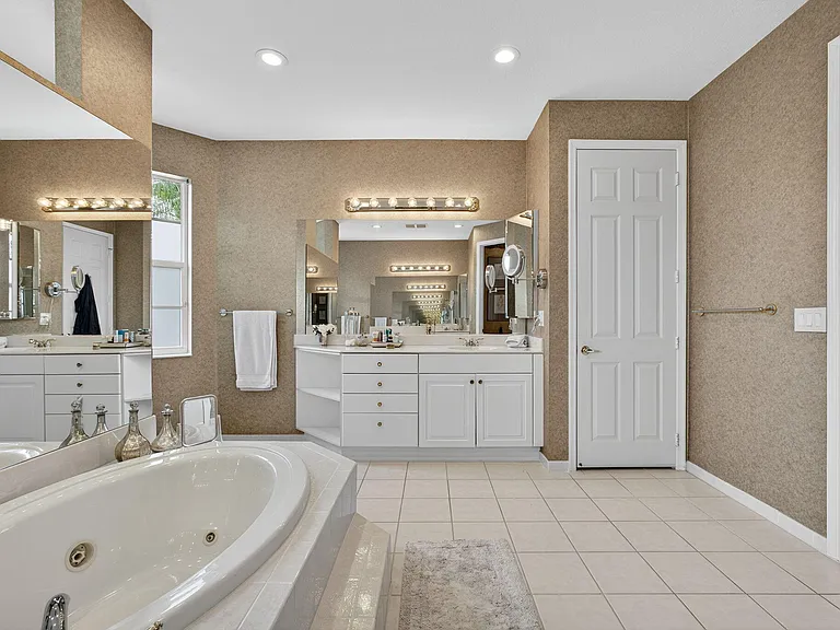 4693 Sugar Beach Way — Photo 36
