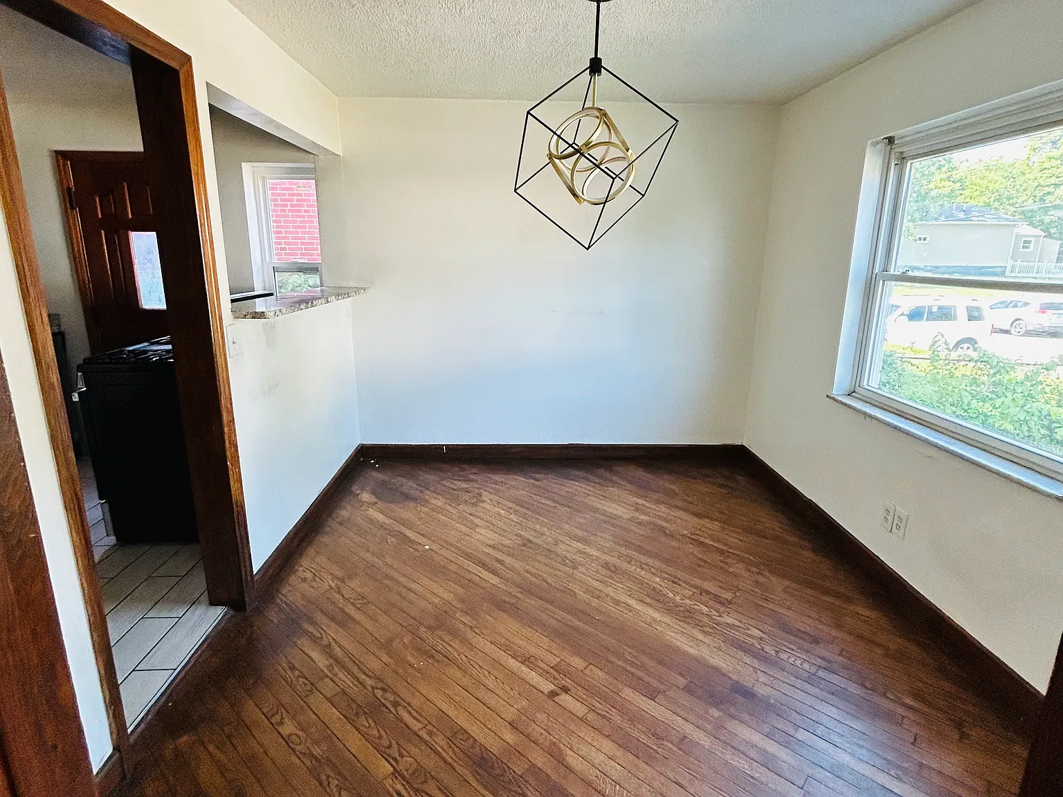 1340 Manss Ave — Photo 4