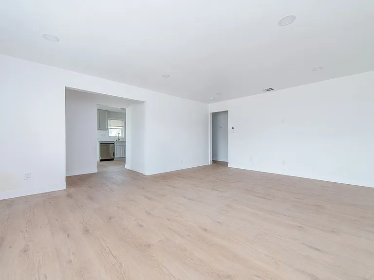 7539 Palmetto Ave #1 — Photo 4