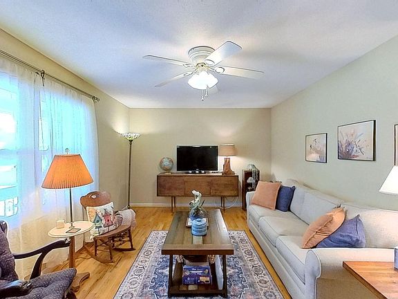 5th image of 217 Pinecliff Drive