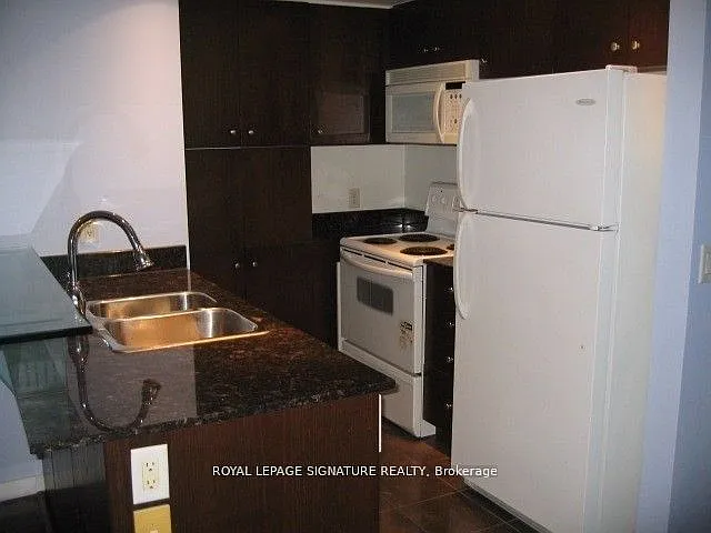 8 York St — Photo 3