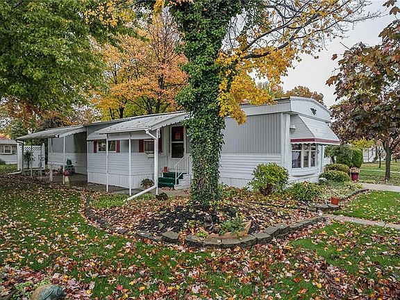4th image of 34 Sycamore Dr #34