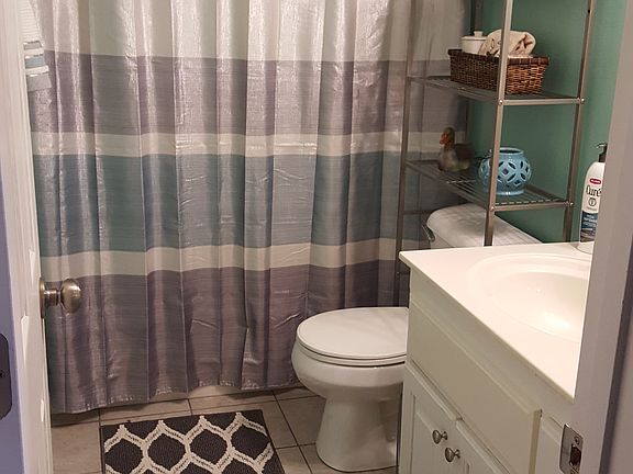 Guest bath-new paint 2016