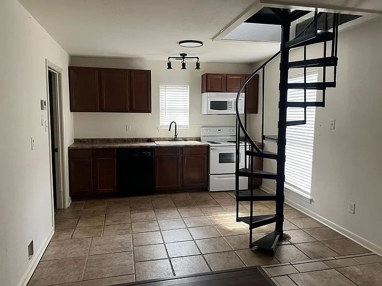 664 Confederate Ridge Rd — Photo 16