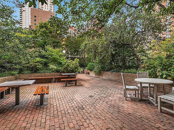 5th image of 1755 York Ave APT 25C
