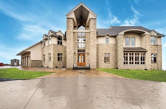 1st image of 3904 Deer Run Ln