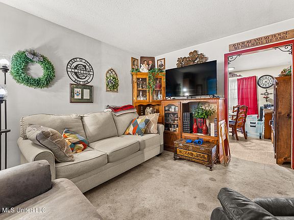 2nd image of 3010 Normandy Dr