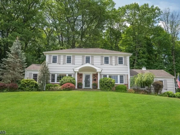 72 Candlewood Dr, New Providence Boro, NJ 07974