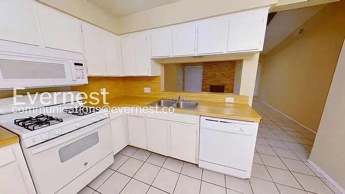 204 W William Cannon Dr #B — Photo 4