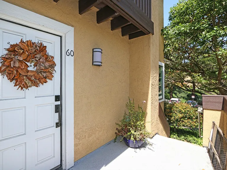 1680 N Coast Highway 101 — Photo 28