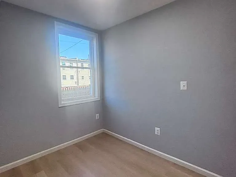 150 36th St NE — Photo 14