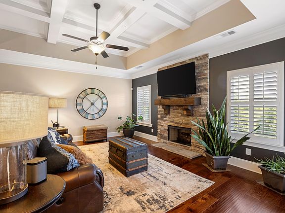 4th image of 3271 Burris Dr