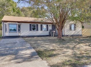 272 Menchville Rd, Newport News, VA 23602