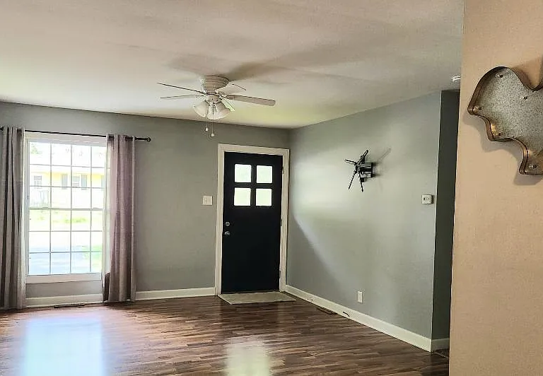 608 Sheridan Dr — Photo 2