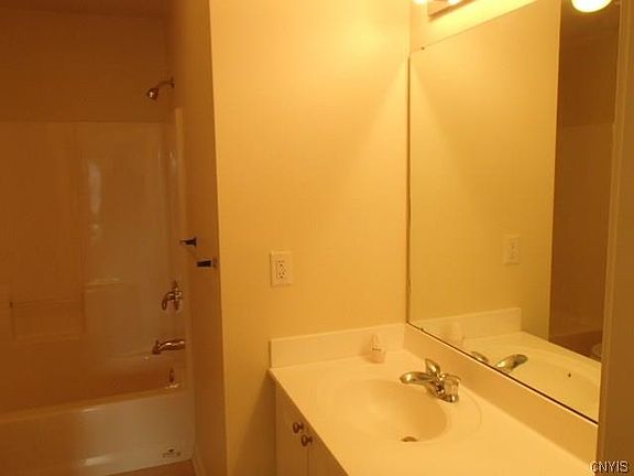 3rd image of 5329 Barcaldine Dr