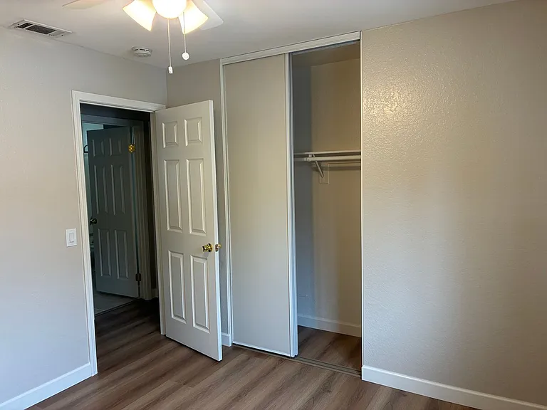 13927 Woodland Dr — Photo 32