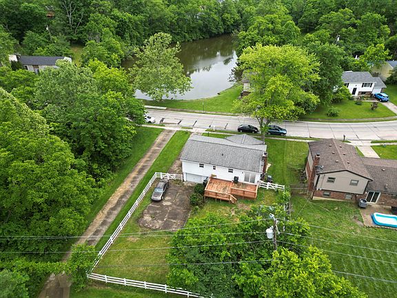 2nd image of 34 Crystal Lake Dr