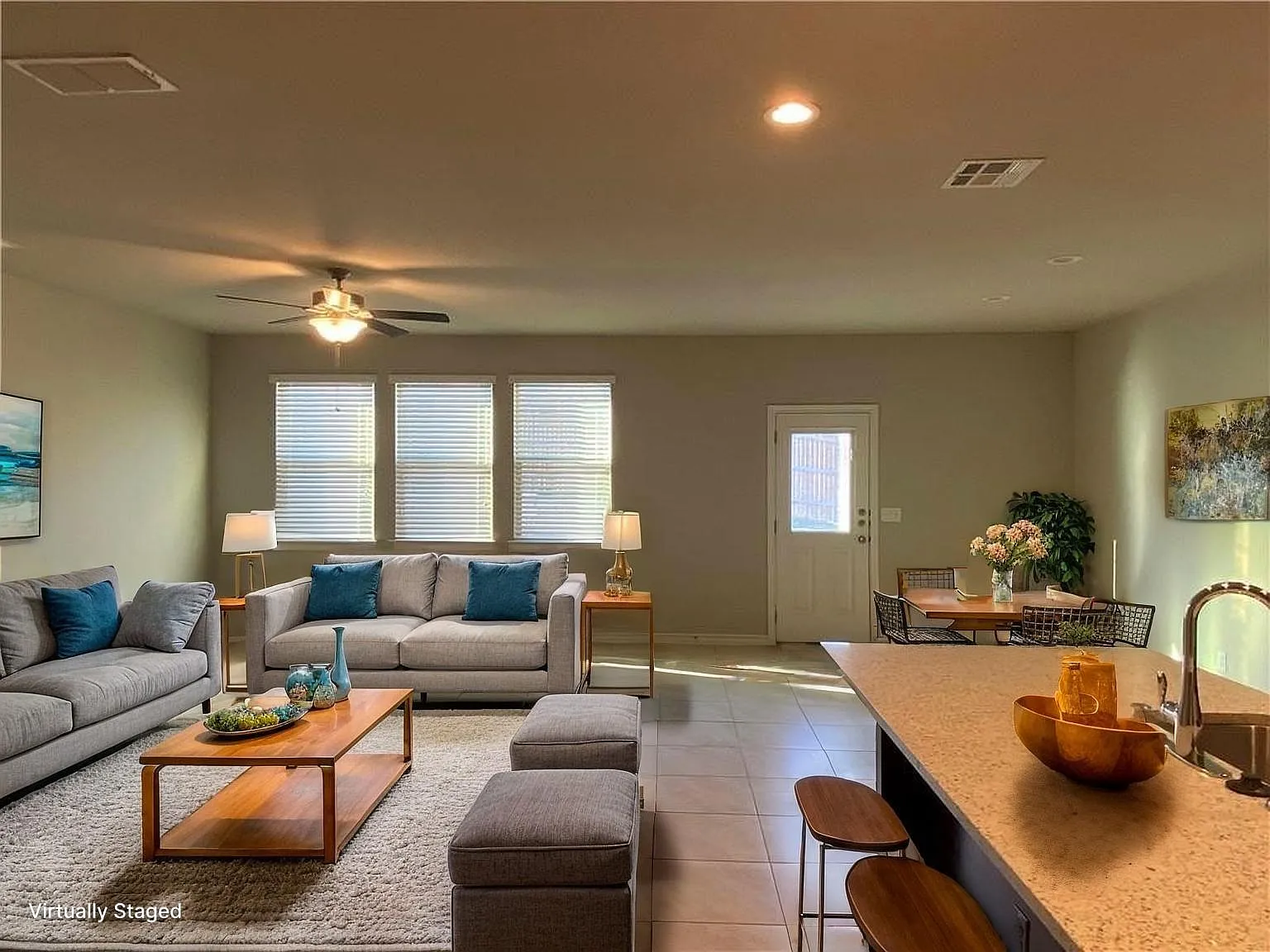 5 bed, 3.0 bath, 2656 sqft, $2,350 — Photo 3
