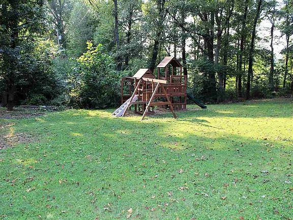 4th image of 120 Hinson Dr
