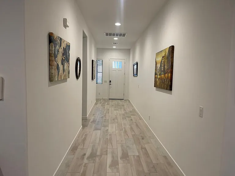 9329 W Sells Dr — Photo 3