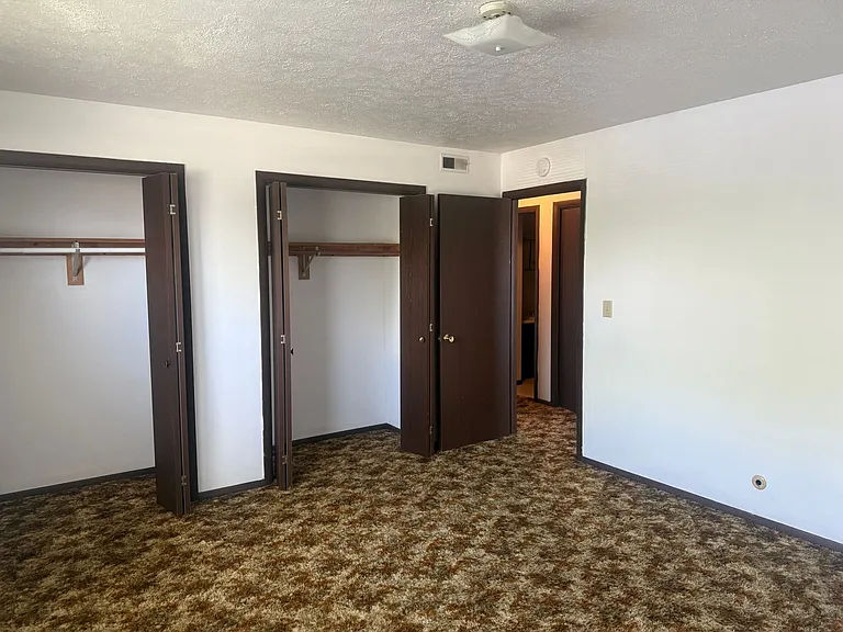 5009 Keller Apartments — Photo 11