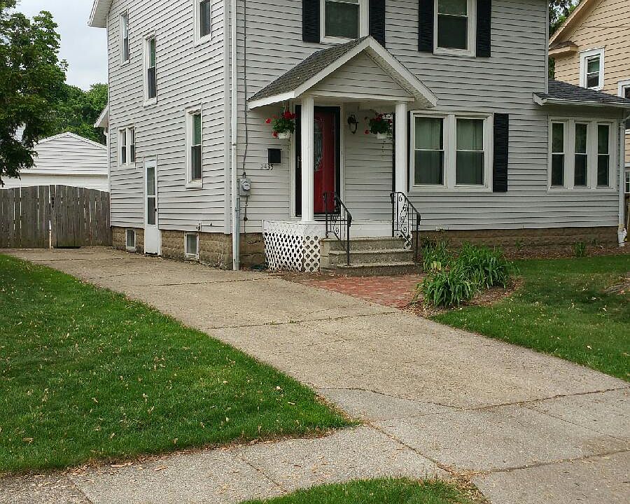 1st image of 2435 8th St